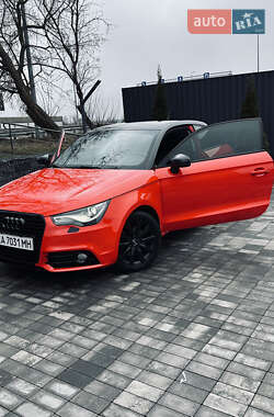 Хетчбек Audi A1 2012 в 