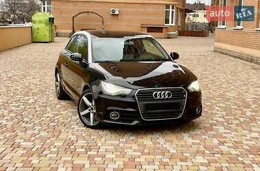 Хэтчбек Audi A1 2010 в 