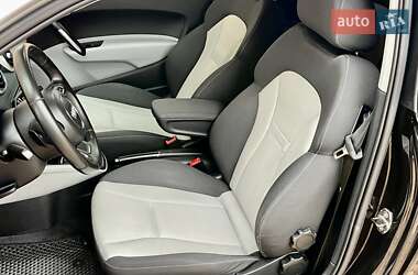 Хэтчбек Audi A1 2010 в 