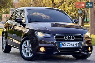 Хэтчбек Audi A1 2011 в 
