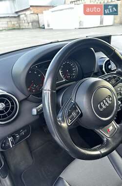 Хетчбек Audi A1 2011 в 