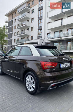 Хэтчбек Audi A1 2010 в 