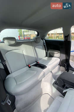 Хэтчбек Audi A1 2010 в 