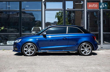 Хетчбек Audi A1 2015 в 