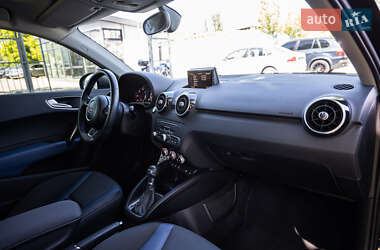 Хетчбек Audi A1 2015 в 