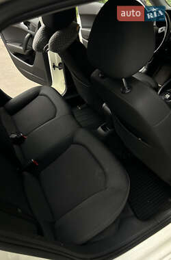Хэтчбек Audi A1 2013 в 