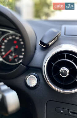 Хетчбек Audi A1 2011 в 