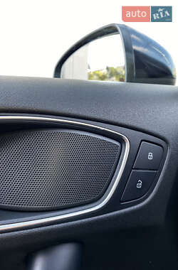 Хетчбек Audi A1 2011 в 