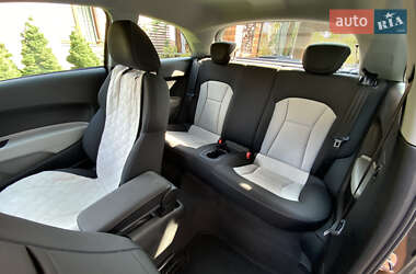 Хетчбек Audi A1 2011 в 