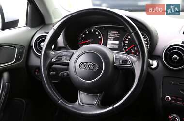 Хэтчбек Audi A1 2012 в 