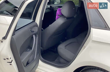 Хэтчбек Audi A1 2013 в 