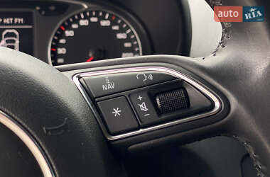 Хэтчбек Audi A1 2013 в 