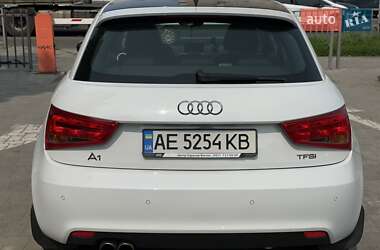 Хетчбек Audi A1 2012 в 
