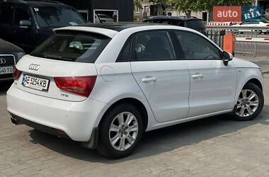 Хетчбек Audi A1 2012 в 