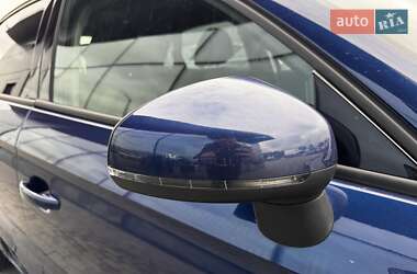 Хэтчбек Audi A1 2013 в 