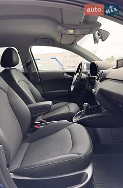 Хэтчбек Audi A1 2013 в 