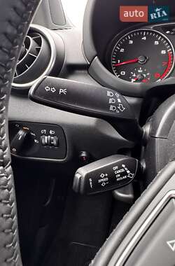 Хэтчбек Audi A1 2013 в 
