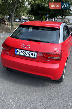 Хэтчбек Audi A1 2011 в 