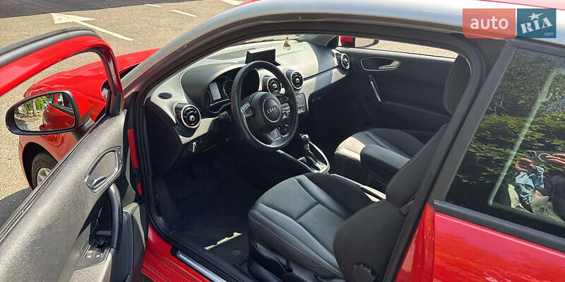 Хэтчбек Audi A1 2011 в Одессе