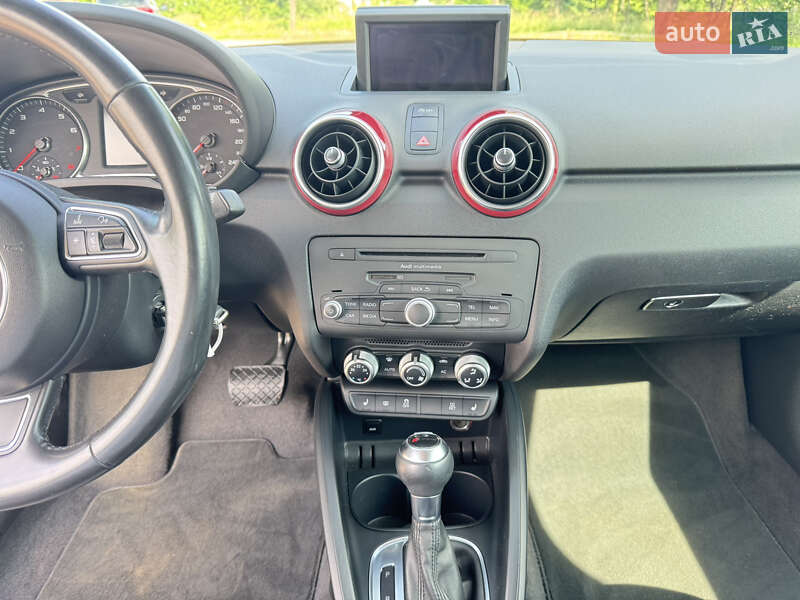 Хэтчбек Audi A1 2011 в Ужгороде
