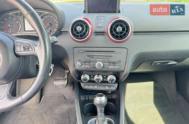Хэтчбек Audi A1 2011 в 