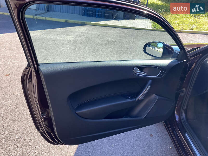 Хэтчбек Audi A1 2011 в Ужгороде