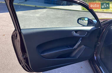 Хэтчбек Audi A1 2011 в 