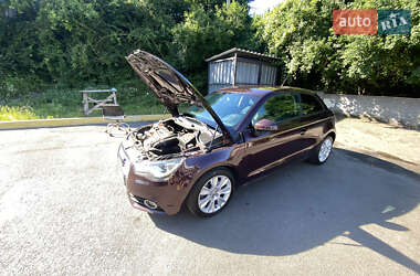Хэтчбек Audi A1 2011 в 