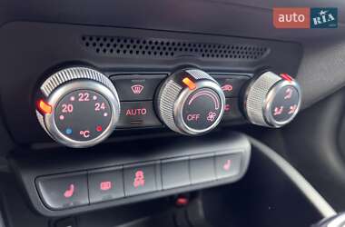 Хэтчбек Audi A1 2013 в 
