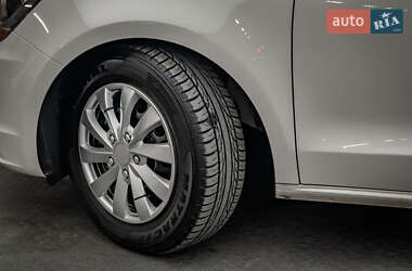 Хэтчбек Audi A1 2013 в 
