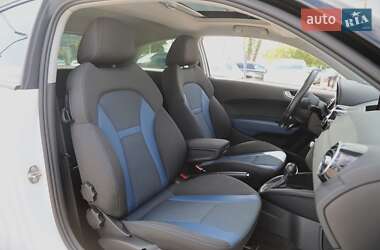 Хэтчбек Audi A1 2015 в 