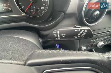 Хэтчбек Audi A1 2011 в 
