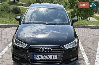 Хэтчбек Audi A1 2015 в 