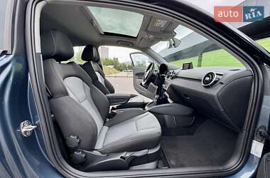 Хэтчбек Audi A1 2015 в 