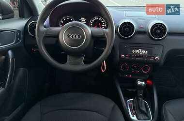 Хэтчбек Audi A1 2012 в 