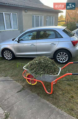 Хэтчбек Audi A1 2013 в 