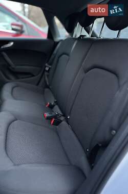Хэтчбек Audi A1 2012 в 