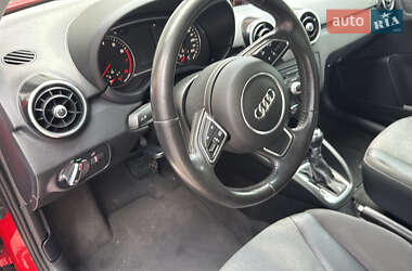 Хэтчбек Audi A1 2011 в 