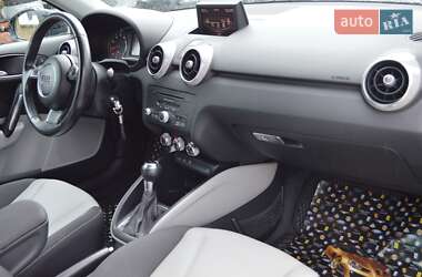 Хэтчбек Audi A1 2010 в 