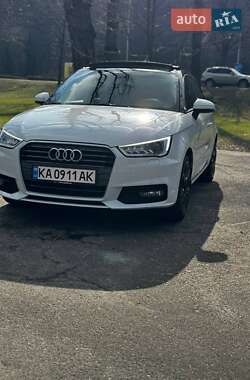 Хэтчбек Audi A1 2015 в 