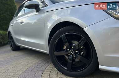 Хэтчбек Audi A1 2013 в 