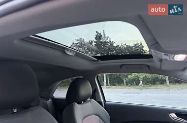 Хэтчбек Audi A1 2012 в 
