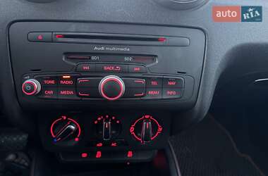 Хэтчбек Audi A1 2012 в 