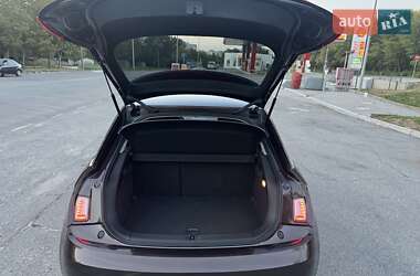 Хэтчбек Audi A1 2012 в 