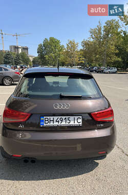 Хэтчбек Audi A1 2013 в 