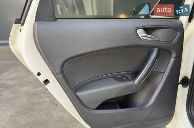 Хэтчбек Audi A1 2013 в 
