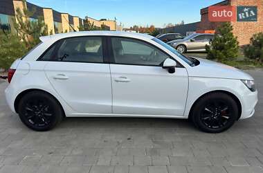 Хэтчбек Audi A1 2013 в 