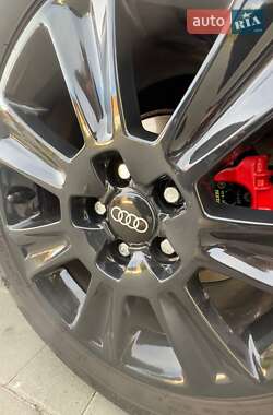 Хэтчбек Audi A1 2013 в 