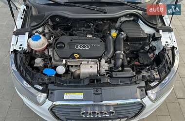 Хэтчбек Audi A1 2013 в 