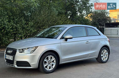 Хэтчбек Audi A1 2011 в 